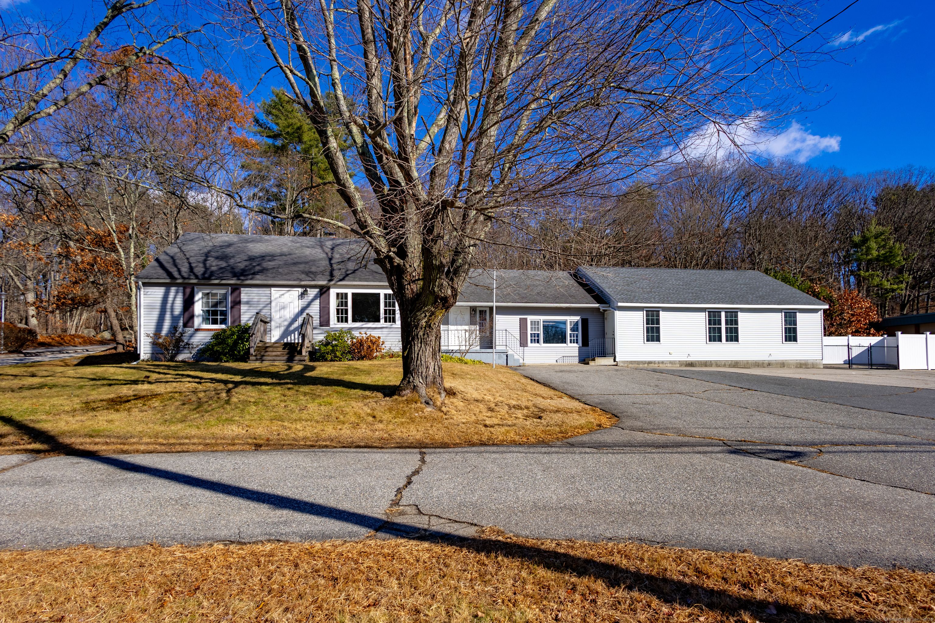 423 Riverside Drive Thompson CT 06255