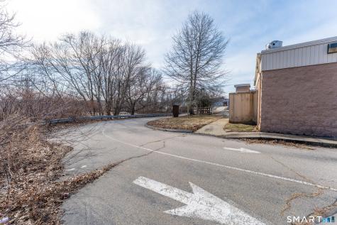 641 Norwich New London Turnpike Montville CT 06382