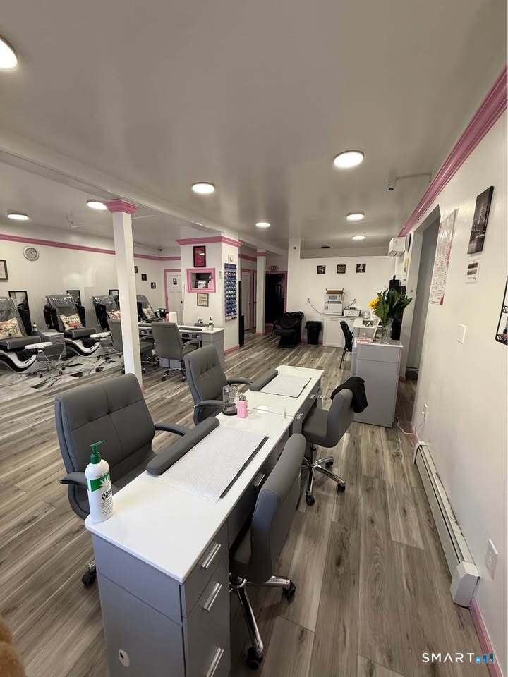 381 Shelton Avenue North Haven CT 06511