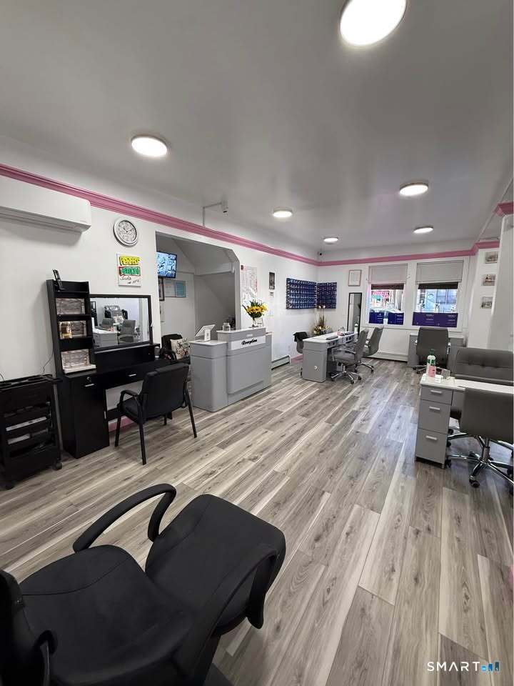 381 Shelton Avenue North Haven CT 06511