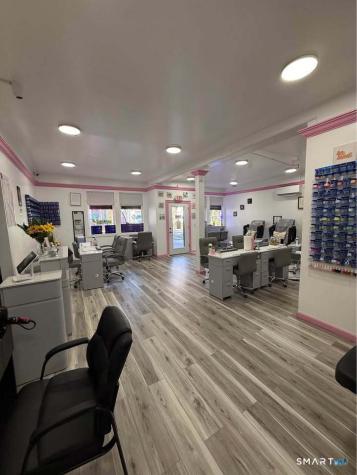 381 Shelton Avenue North Haven CT 06511