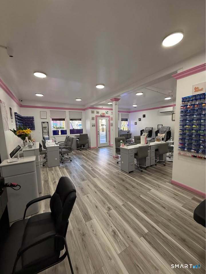 381 Shelton Avenue North Haven CT 06511