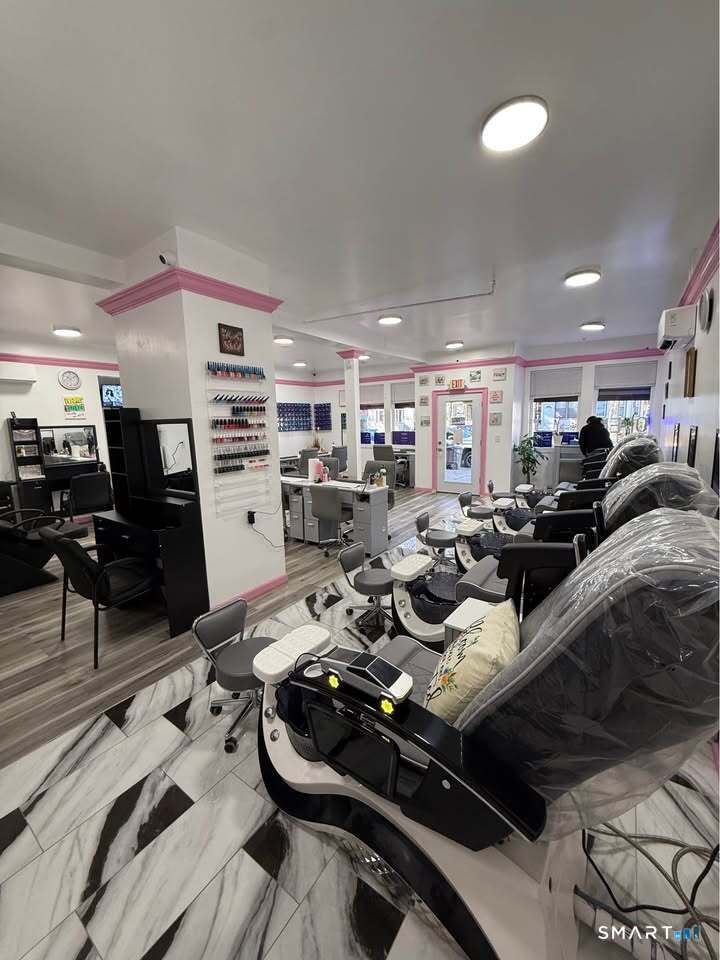 381 Shelton Avenue North Haven CT 06511