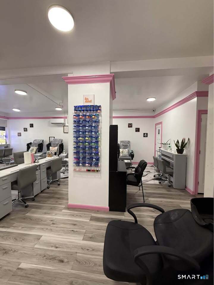 381 Shelton Avenue North Haven CT 06511