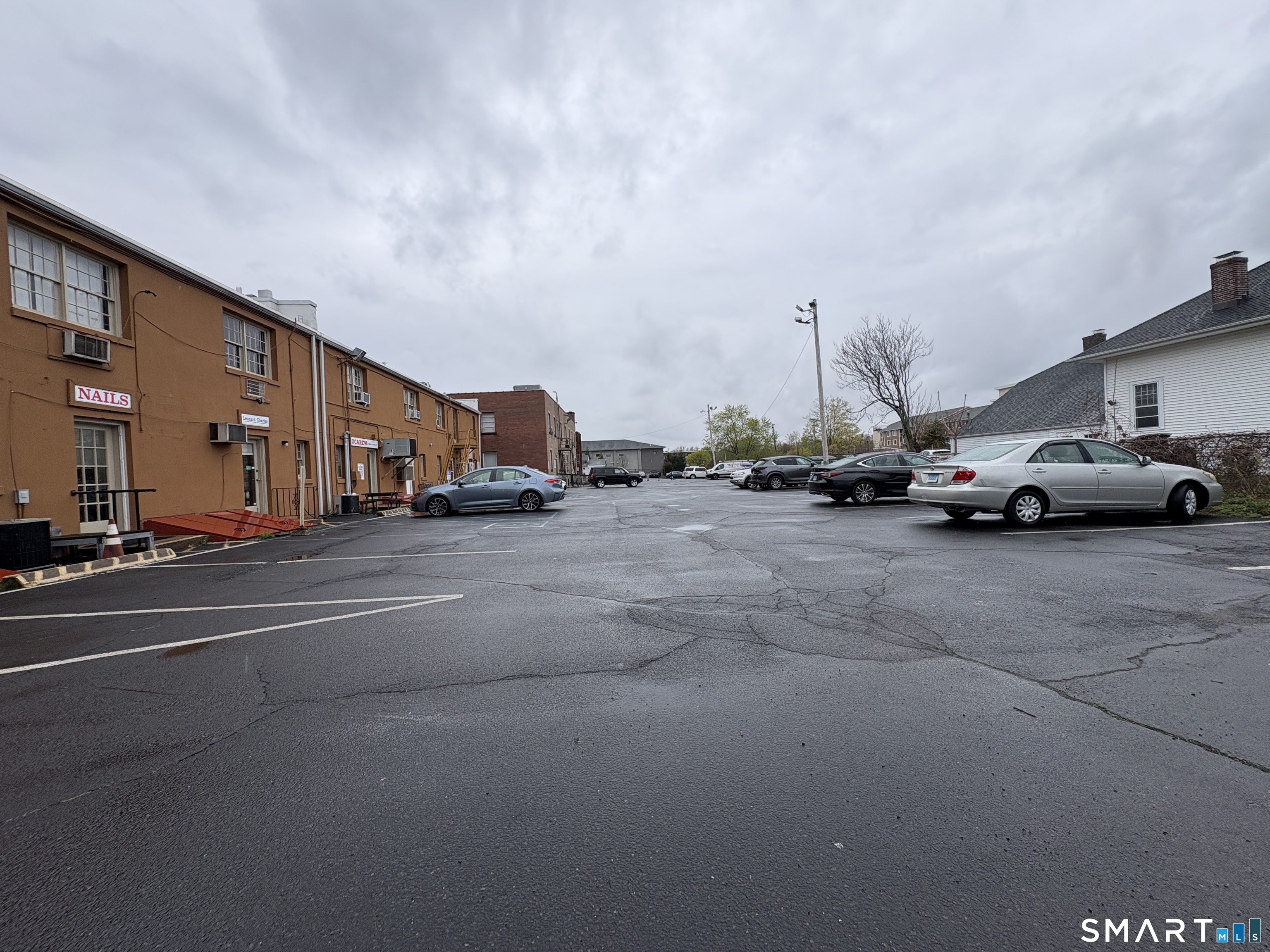 2348 Whitney Avenue Hamden CT 06518