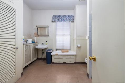 59 Central Avenue Waterbury CT 06702