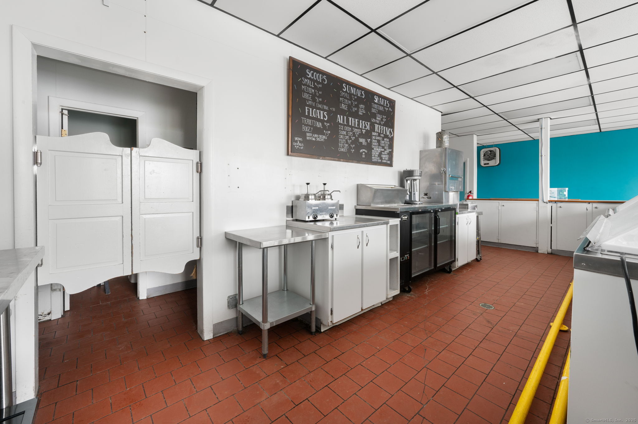 17 South Main Street Brooklyn CT 06234