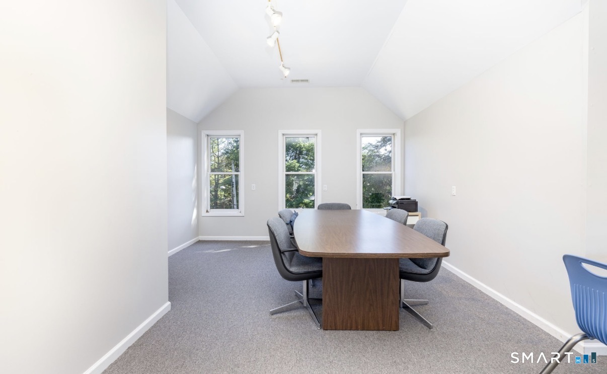 3208 Whitney Avenue Hamden CT 06518