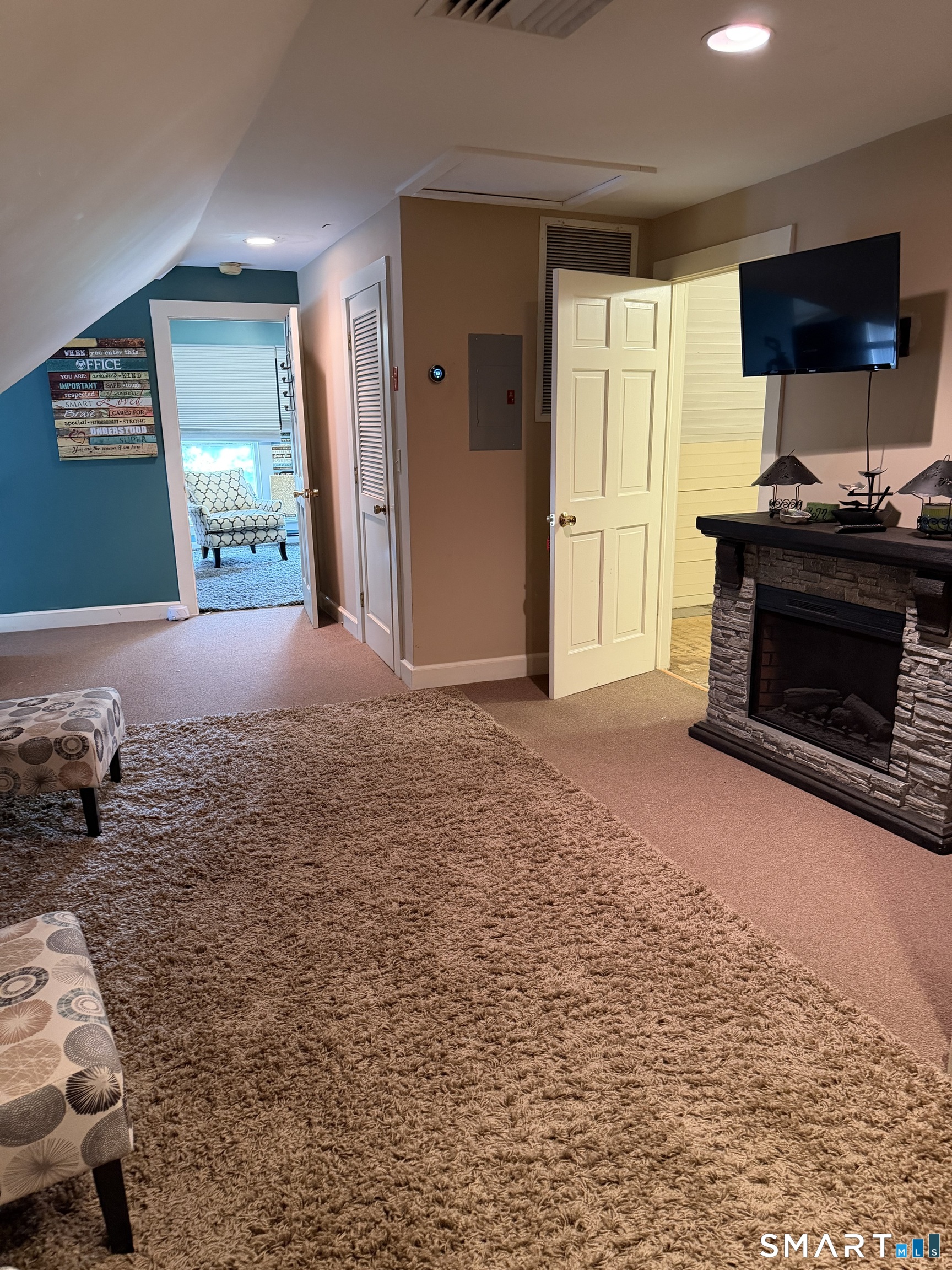 3208 Whitney Avenue Hamden CT 06518