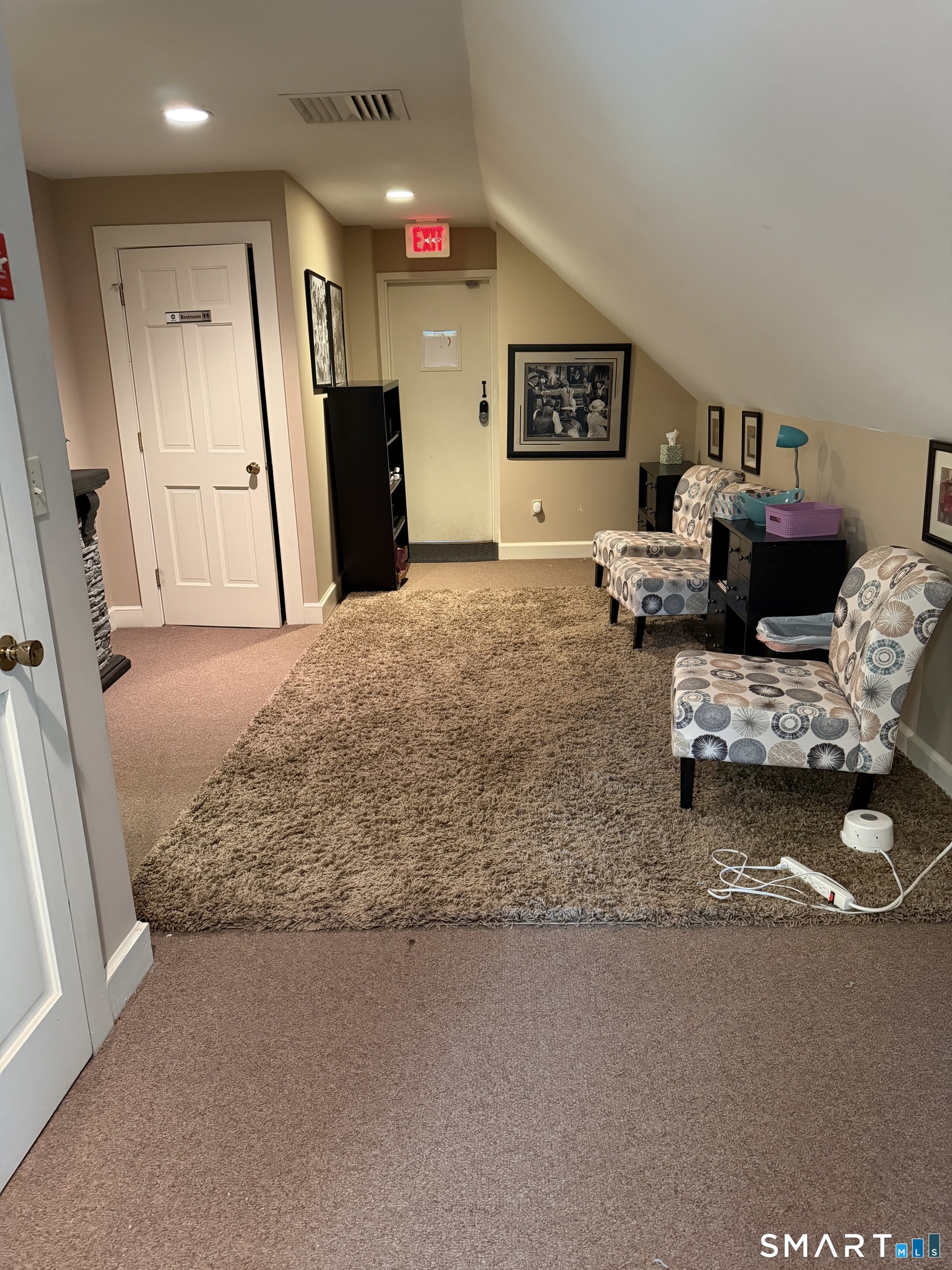 3208 Whitney Avenue Hamden CT 06518