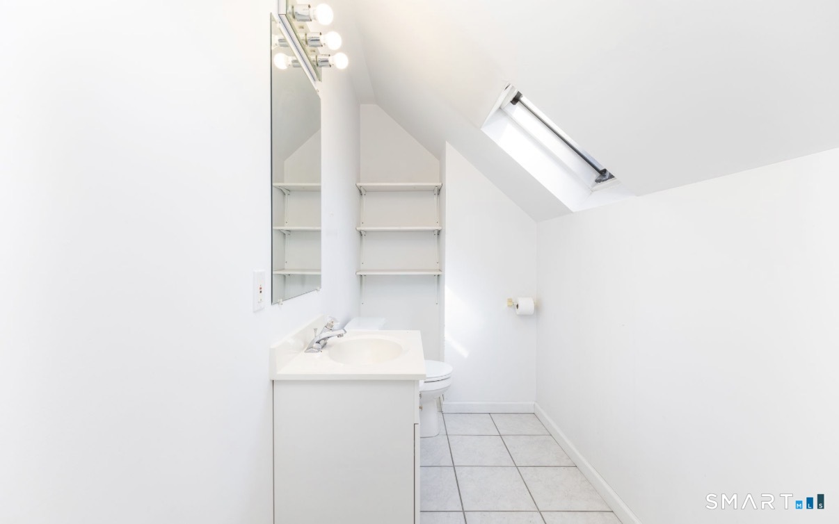 3208 Whitney Avenue Hamden CT 06518