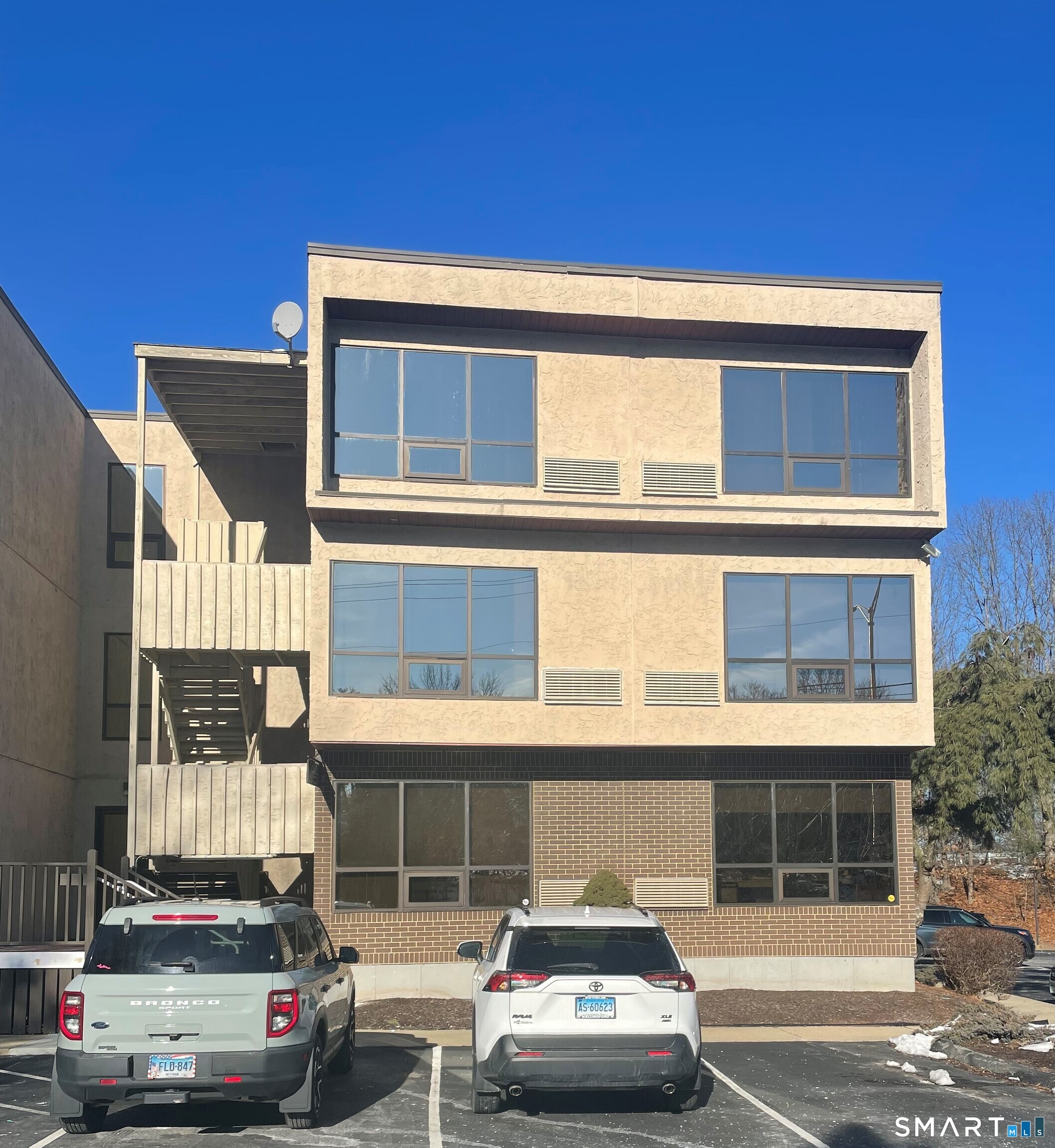567 Vauxhall Street Waterford CT 06385