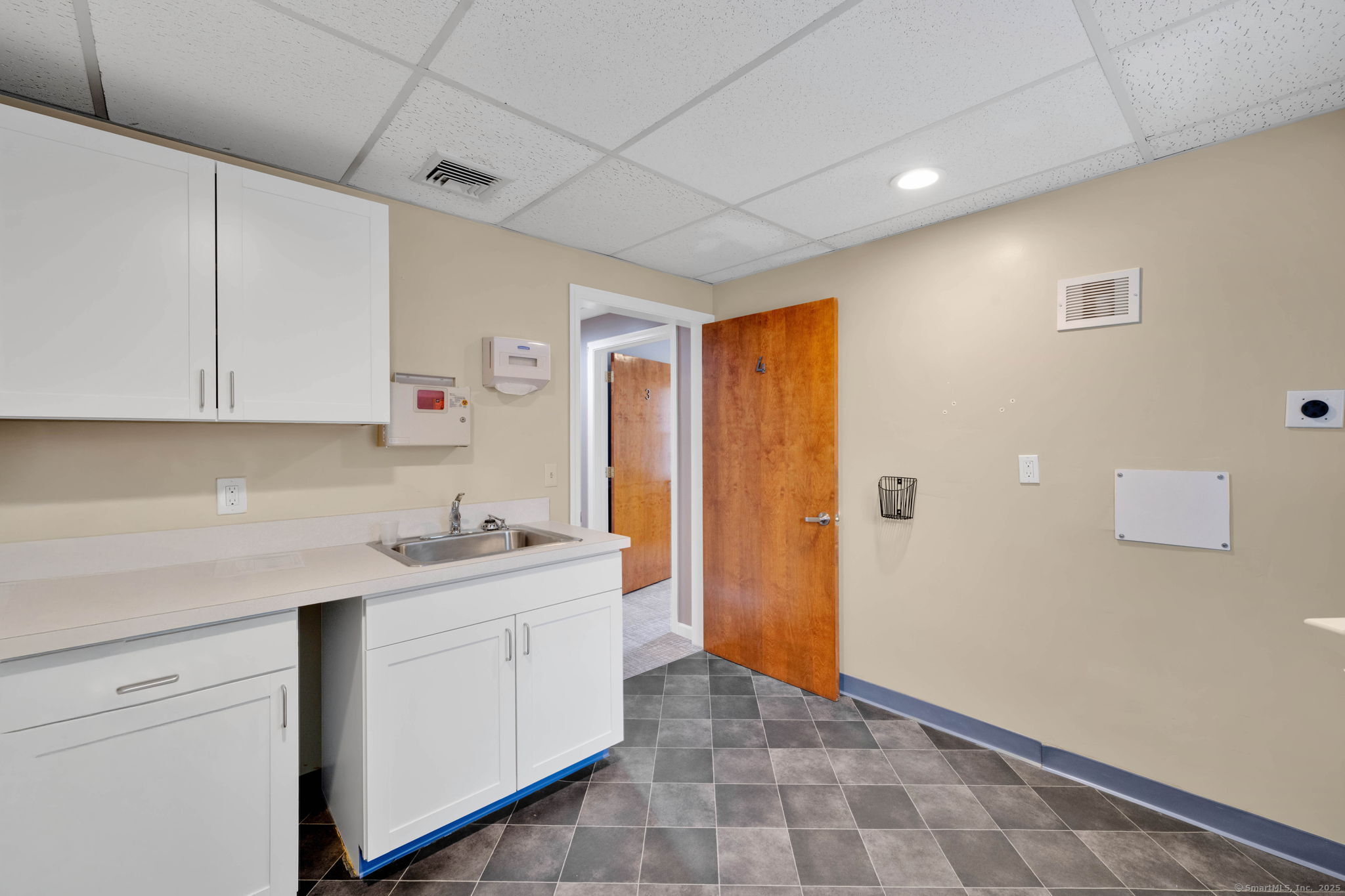 6 Woodland Road Madison CT 06443