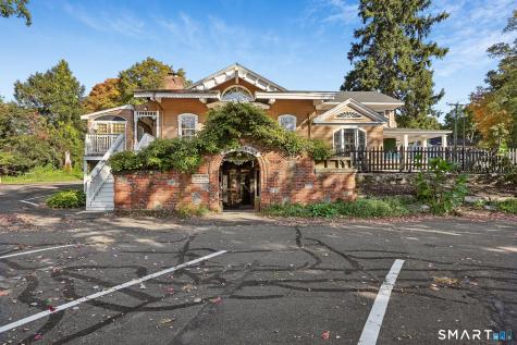 18 Neumann Street Naugatuck CT 06770