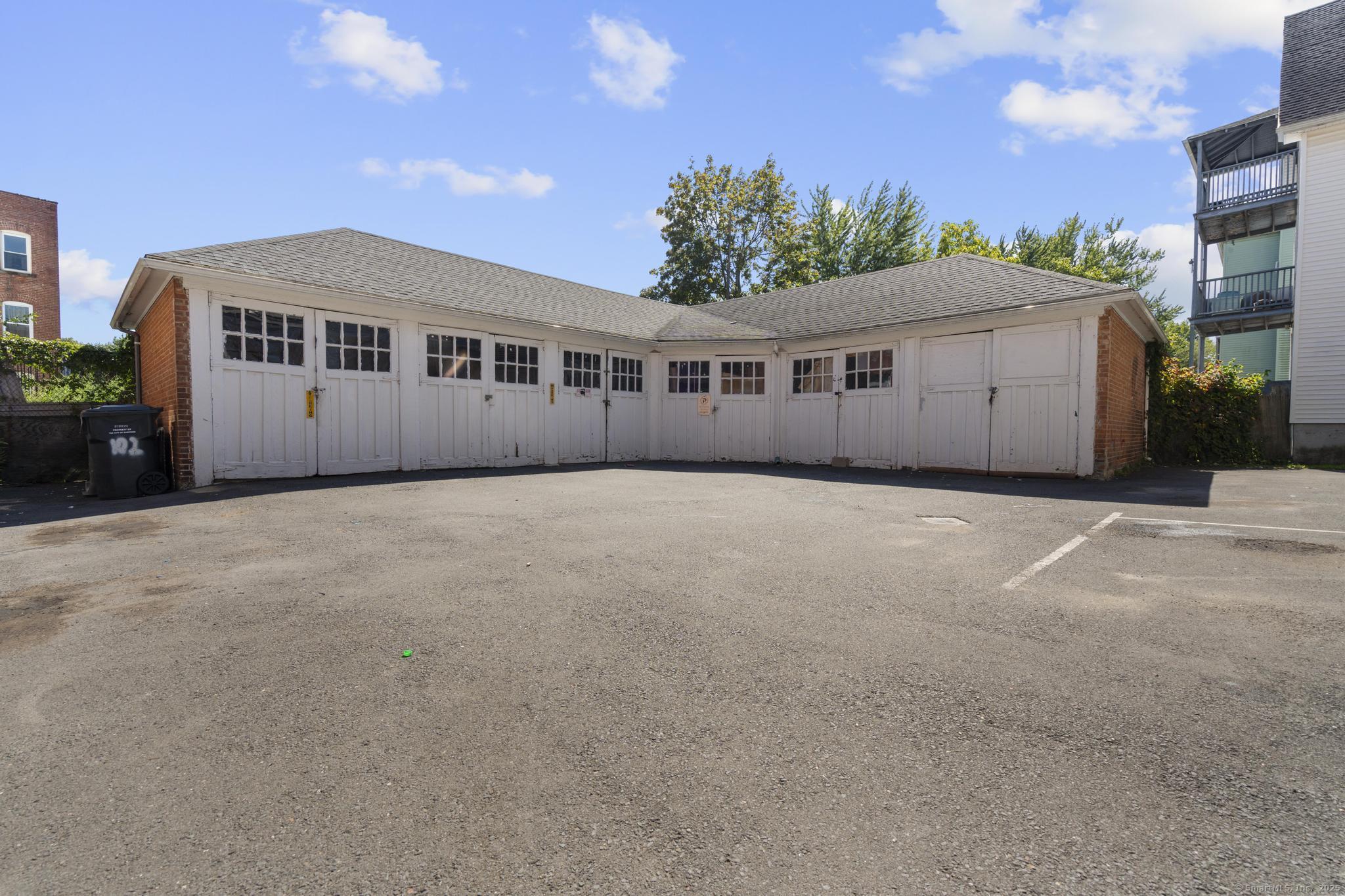 102 Rowe Avenue Hartford CT 06106