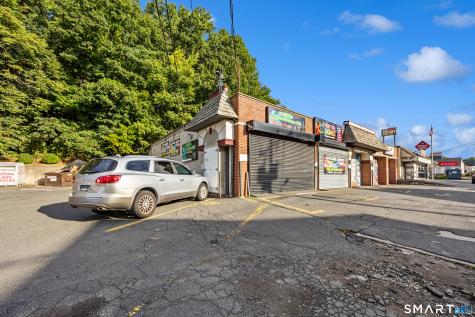 69 Meriden Road Waterbury CT 06705