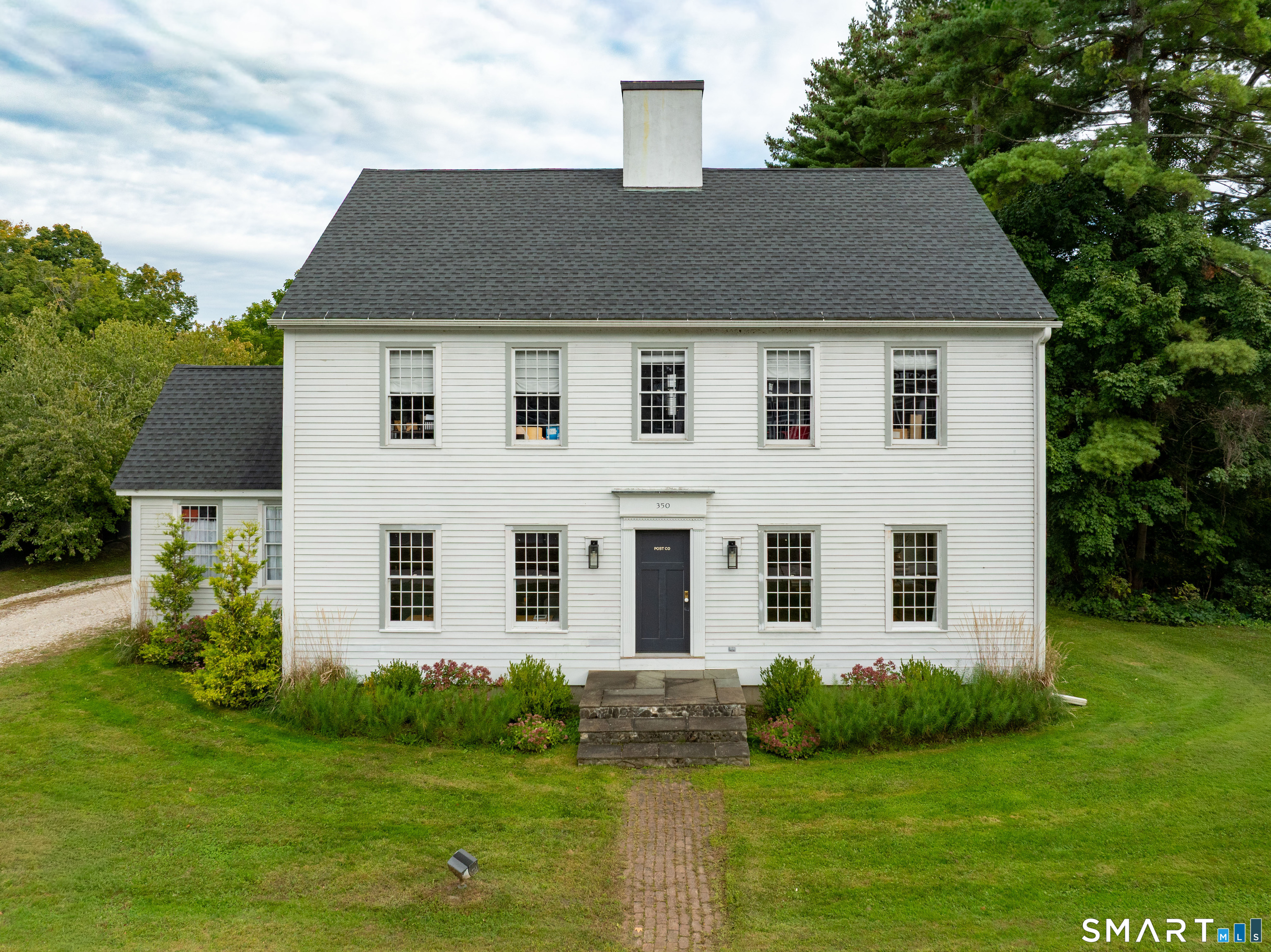 Salisbury CT, 348+350 Main Street