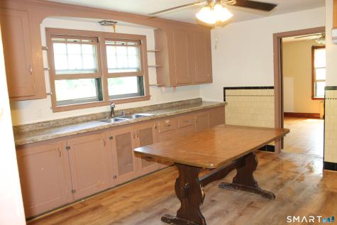 26 Edgewood Street Meriden CT 06451