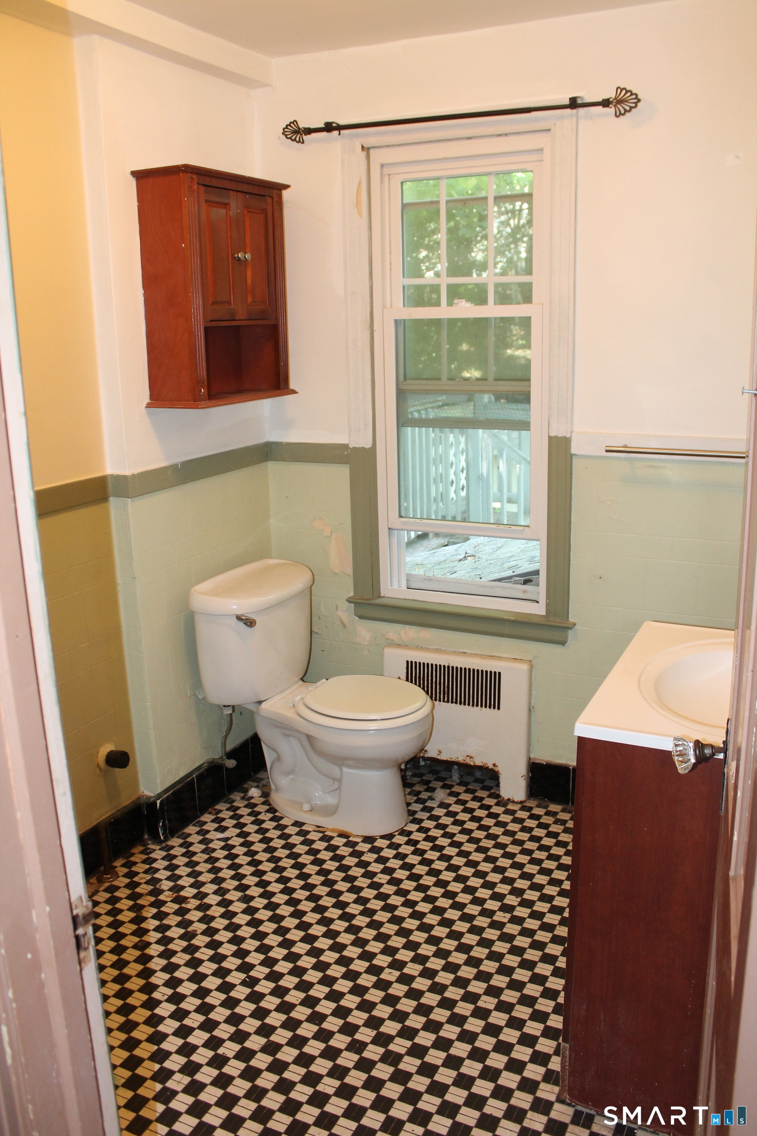 26 Edgewood Street Meriden CT 06451