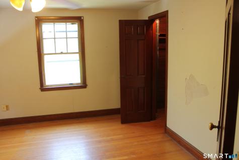 26 Edgewood Street Meriden CT 06451