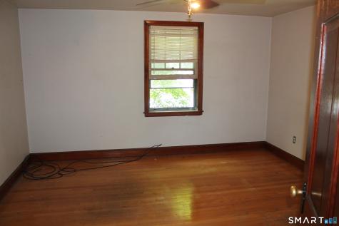26 Edgewood Street Meriden CT 06451