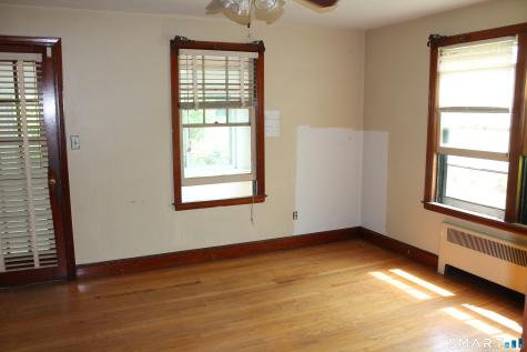 26 Edgewood Street Meriden CT 06451