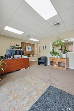 24 Montauk Avenue New London CT 06320