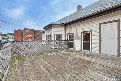 24 Montauk Avenue New London CT 06320