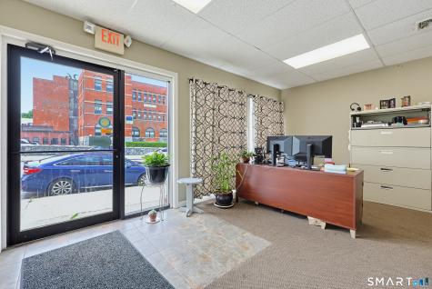 24 Montauk Avenue New London CT 06320