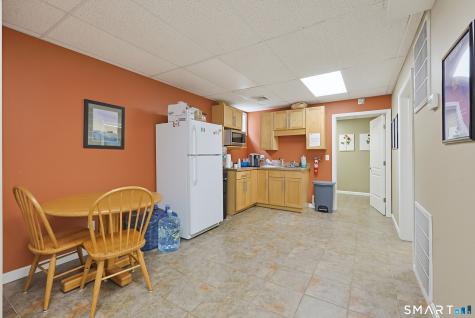 24 Montauk Avenue New London CT 06320
