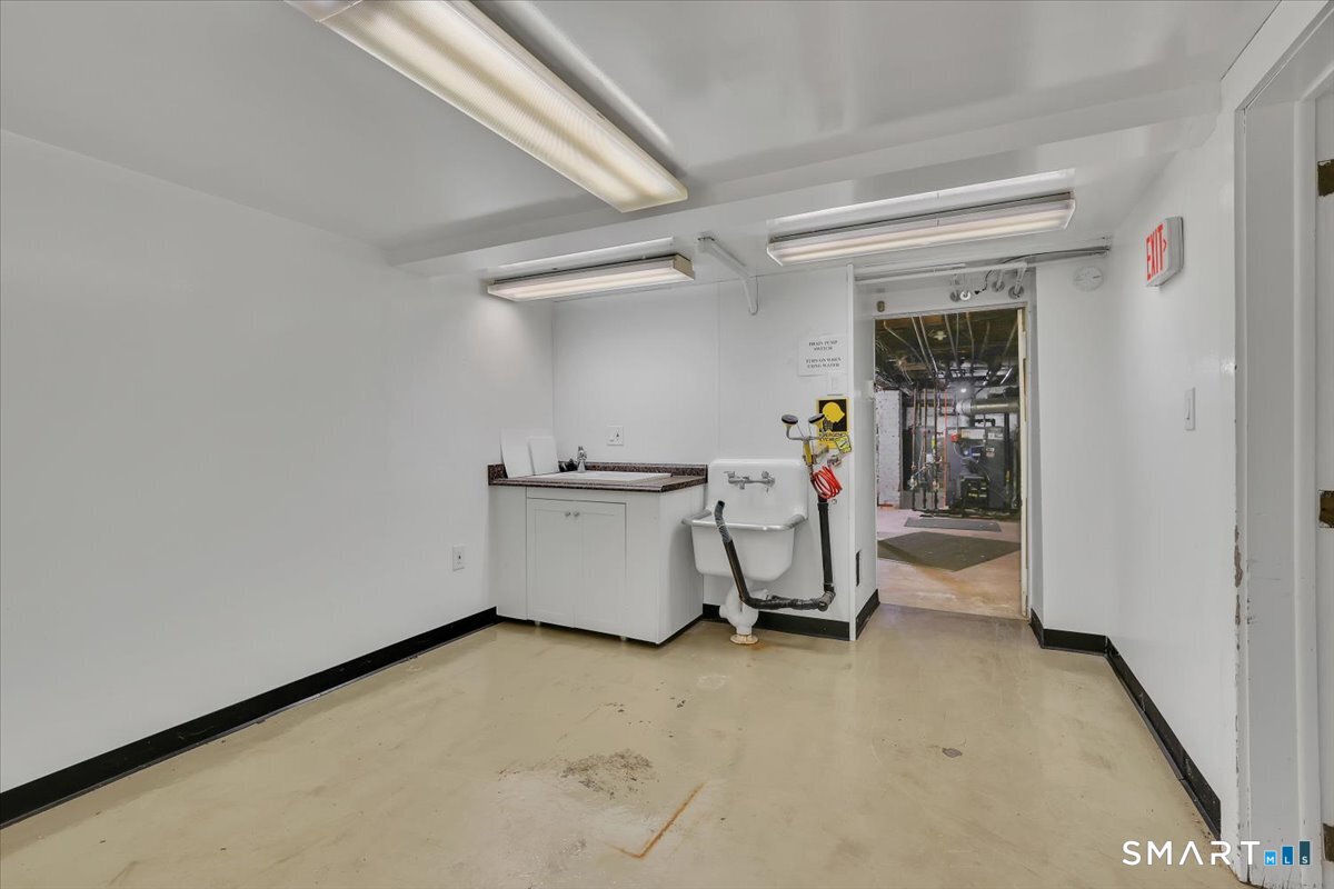 142 East Center Street Manchester CT 06040