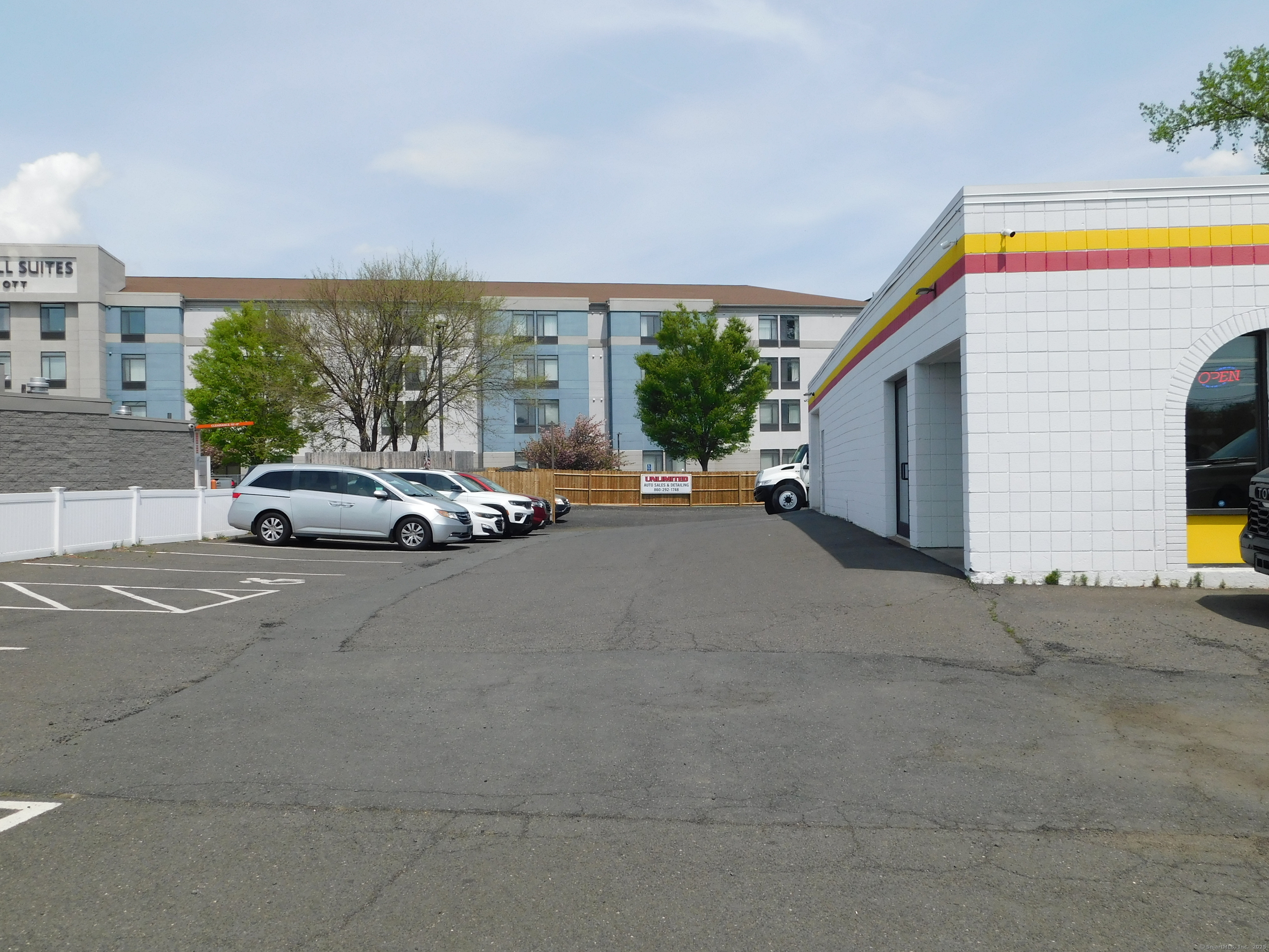 592 Elm Street Windsor Locks CT 06096