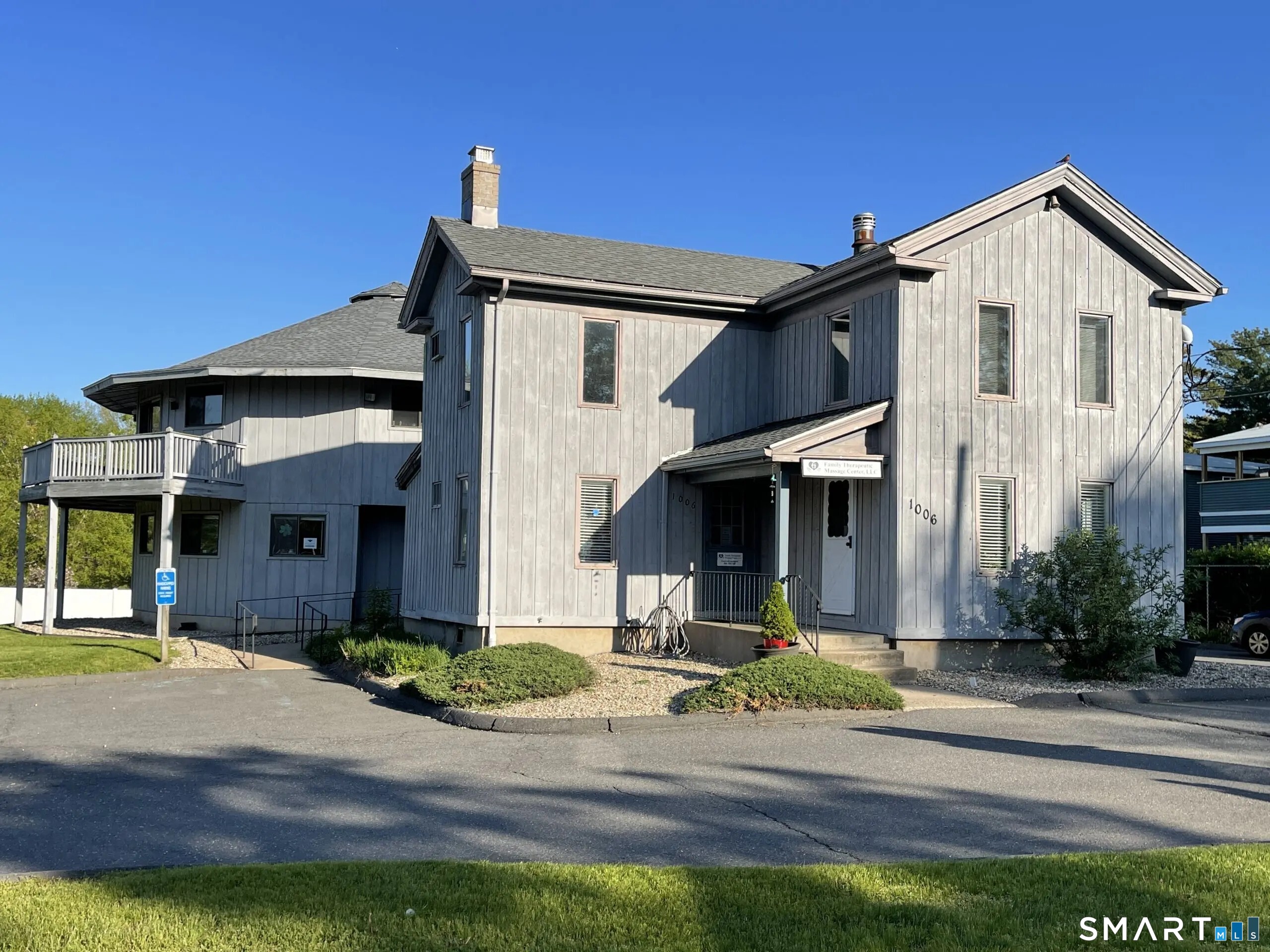 Southington CT, 1006 South Main Street