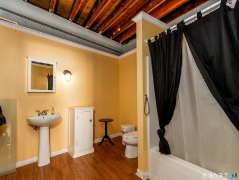 468 Blohm Street West Haven CT 06516