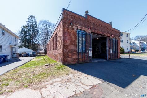 468 Blohm Street West Haven CT 06516