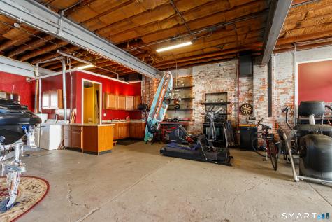 468 Blohm Street West Haven CT 06516