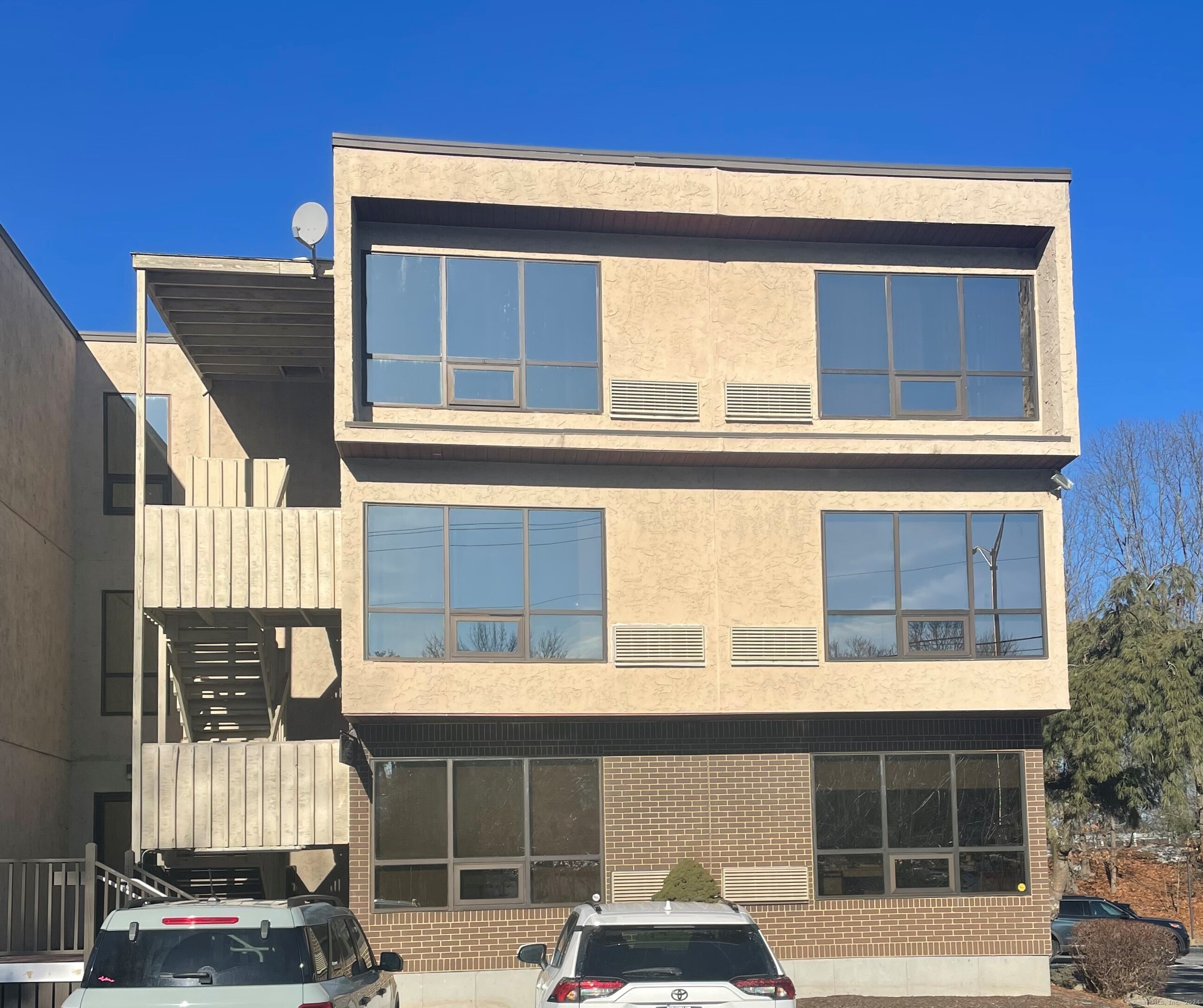 567 Vauxhall Street Extension Waterford CT 06385