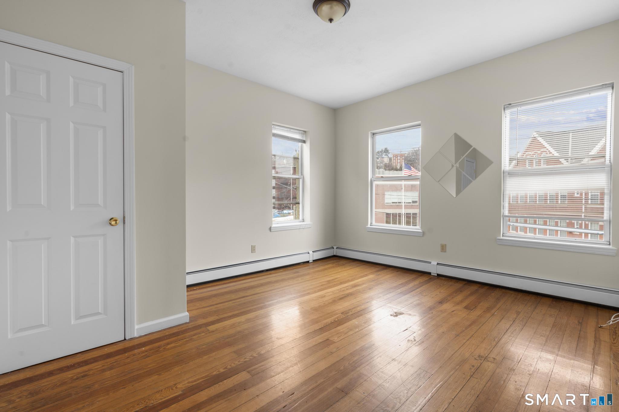 985 Bank Street Waterbury CT 06708