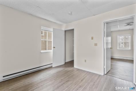 985 Bank Street Waterbury CT 06708