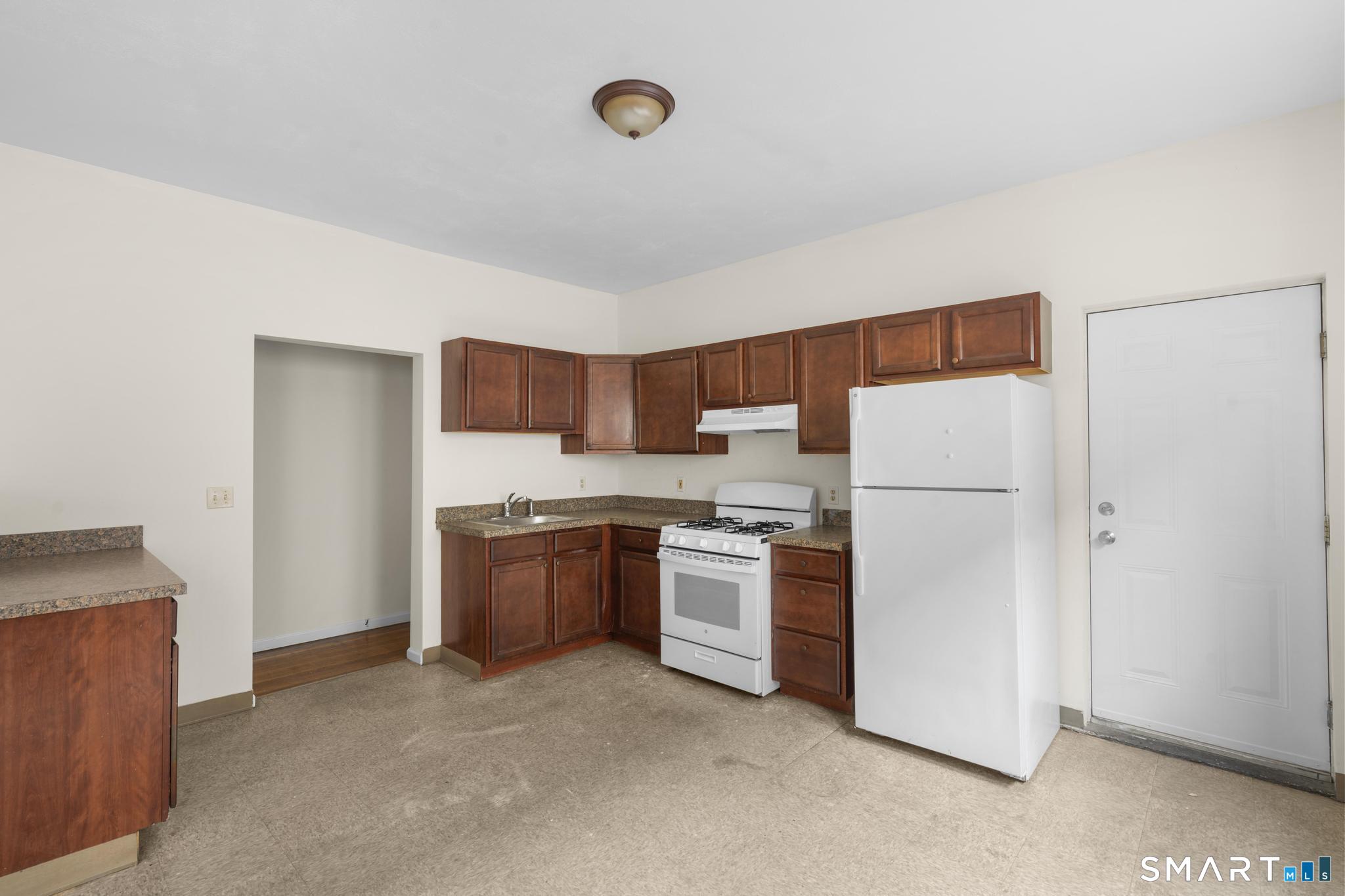 985 Bank Street Waterbury CT 06708