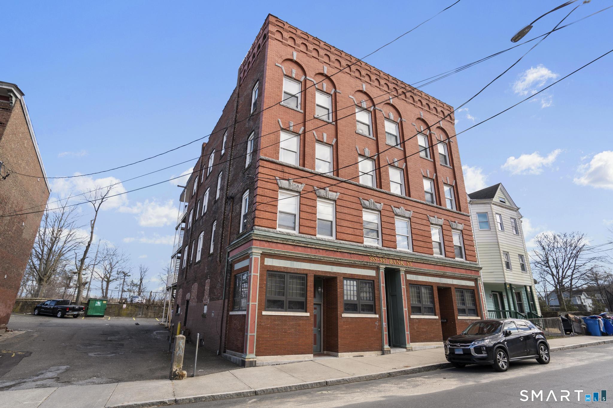 985 Bank Street Waterbury CT 06708