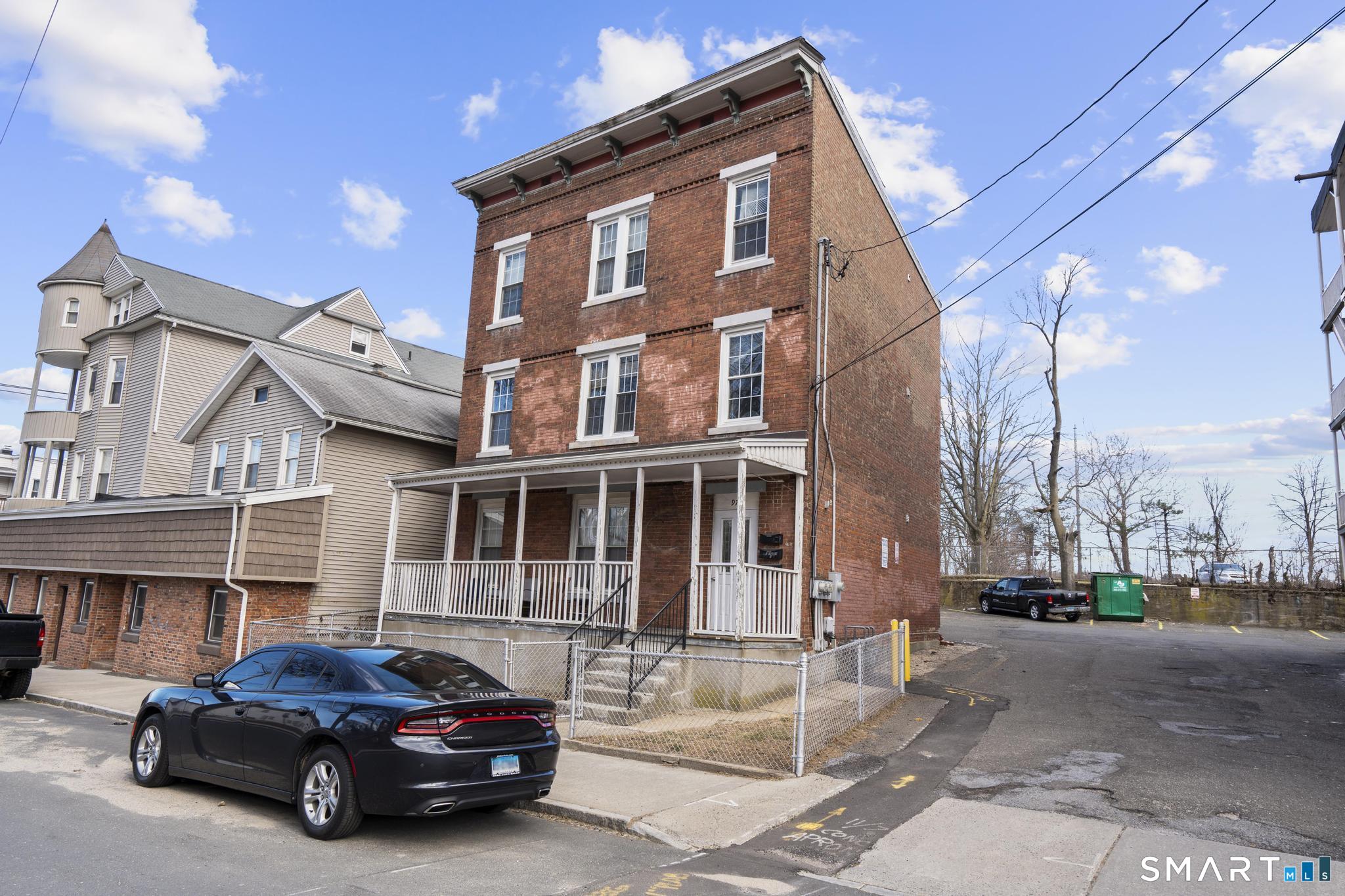 985 Bank Street Waterbury CT 06708
