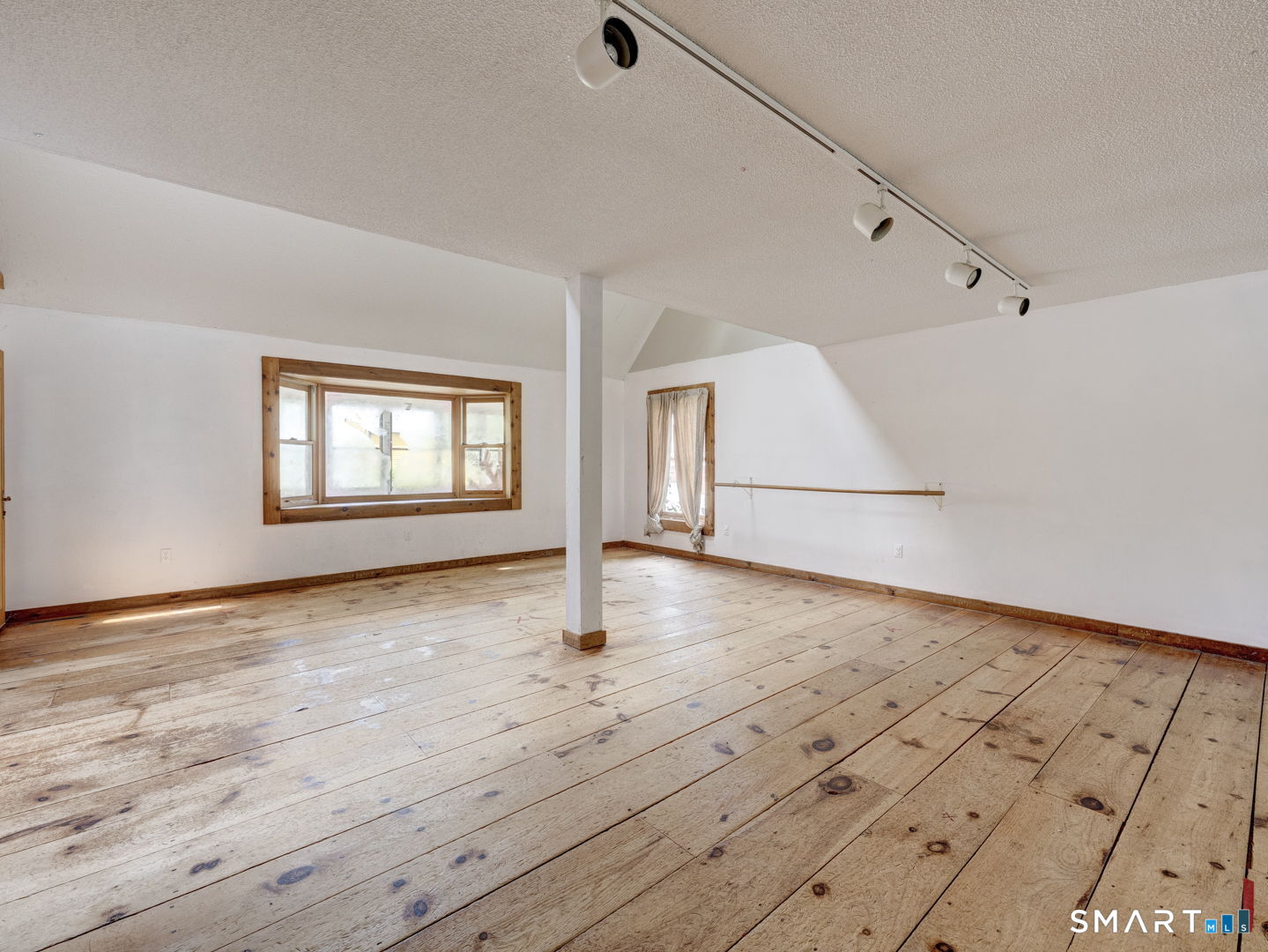 596 Main Street Somers CT 06071