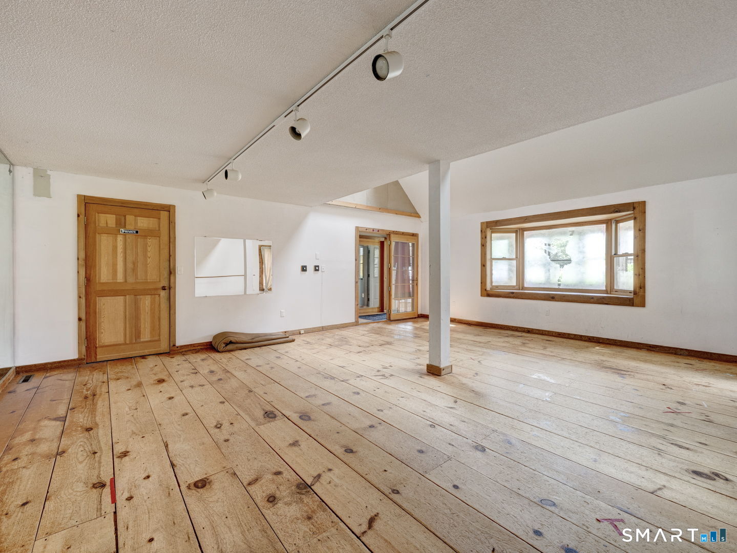 596 Main Street Somers CT 06071