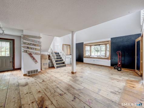 596 Main Street Somers CT 06071