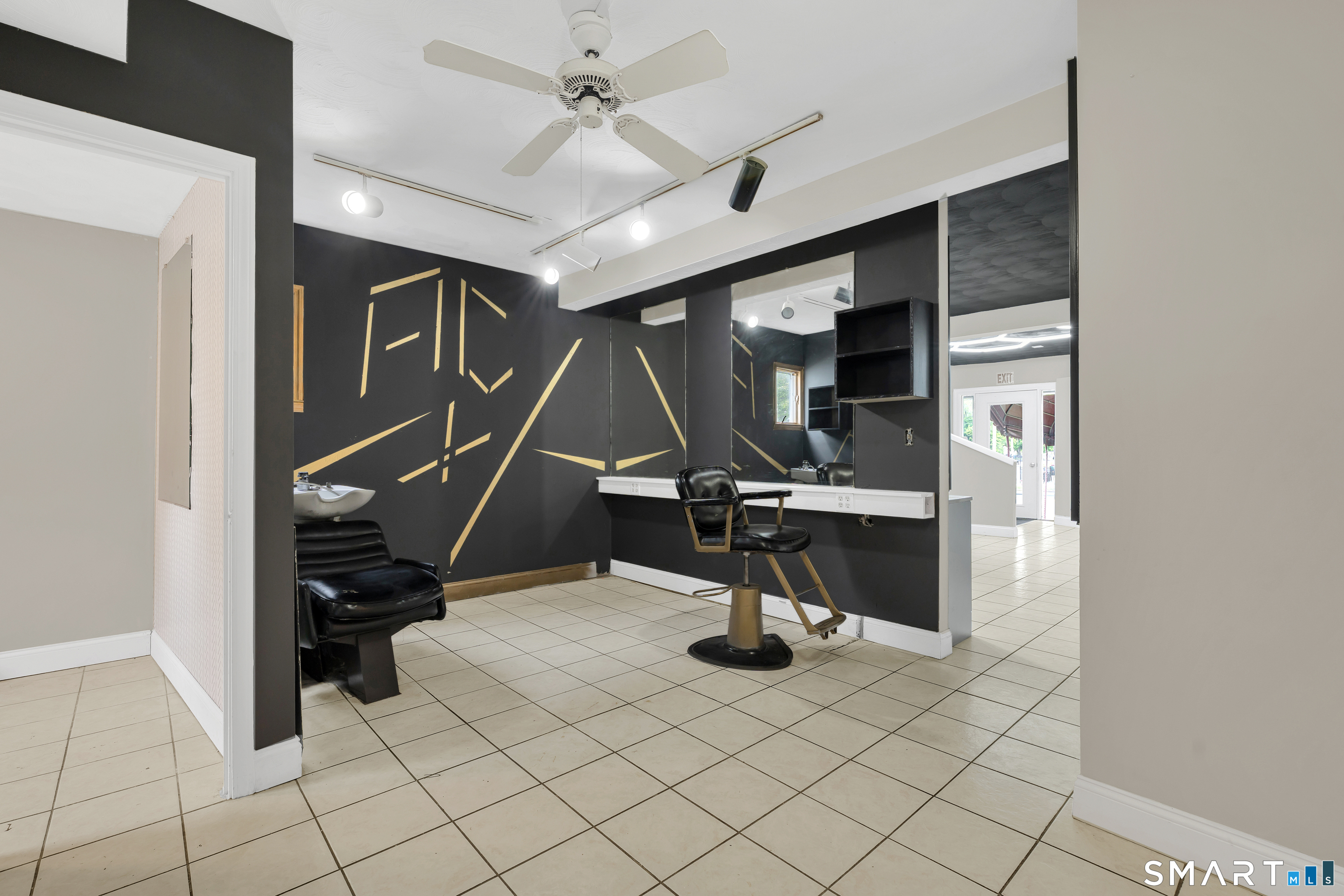 1428 Dixwell Avenue Hamden CT 06514