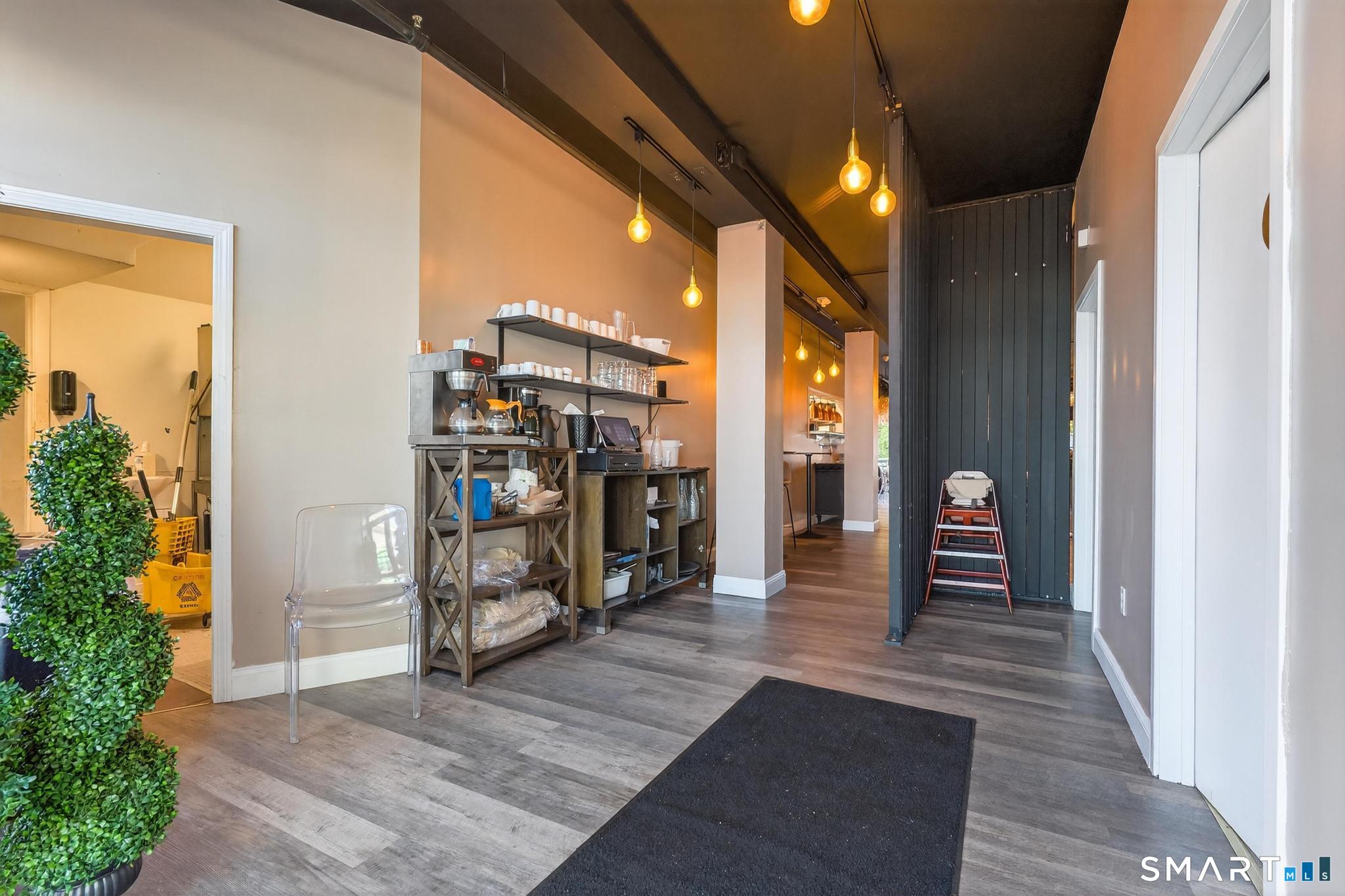 90-94 Bank Street New London CT 06320