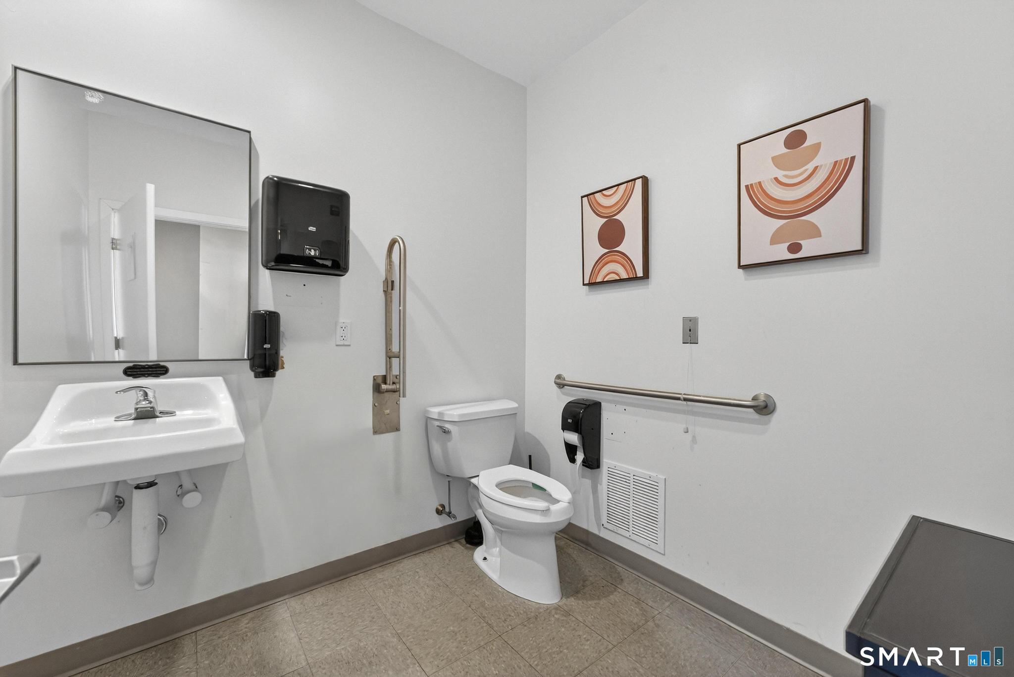 90-94 Bank Street New London CT 06320
