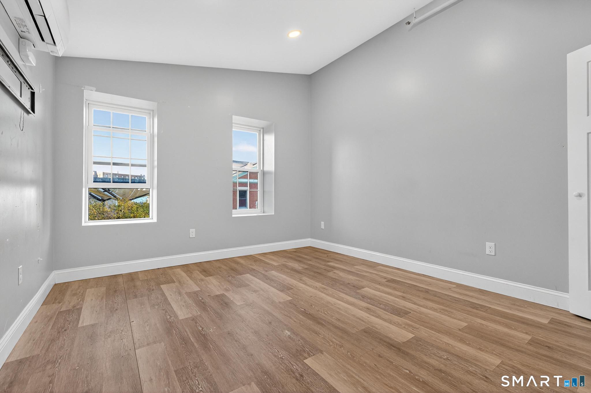 90-94 Bank Street New London CT 06320