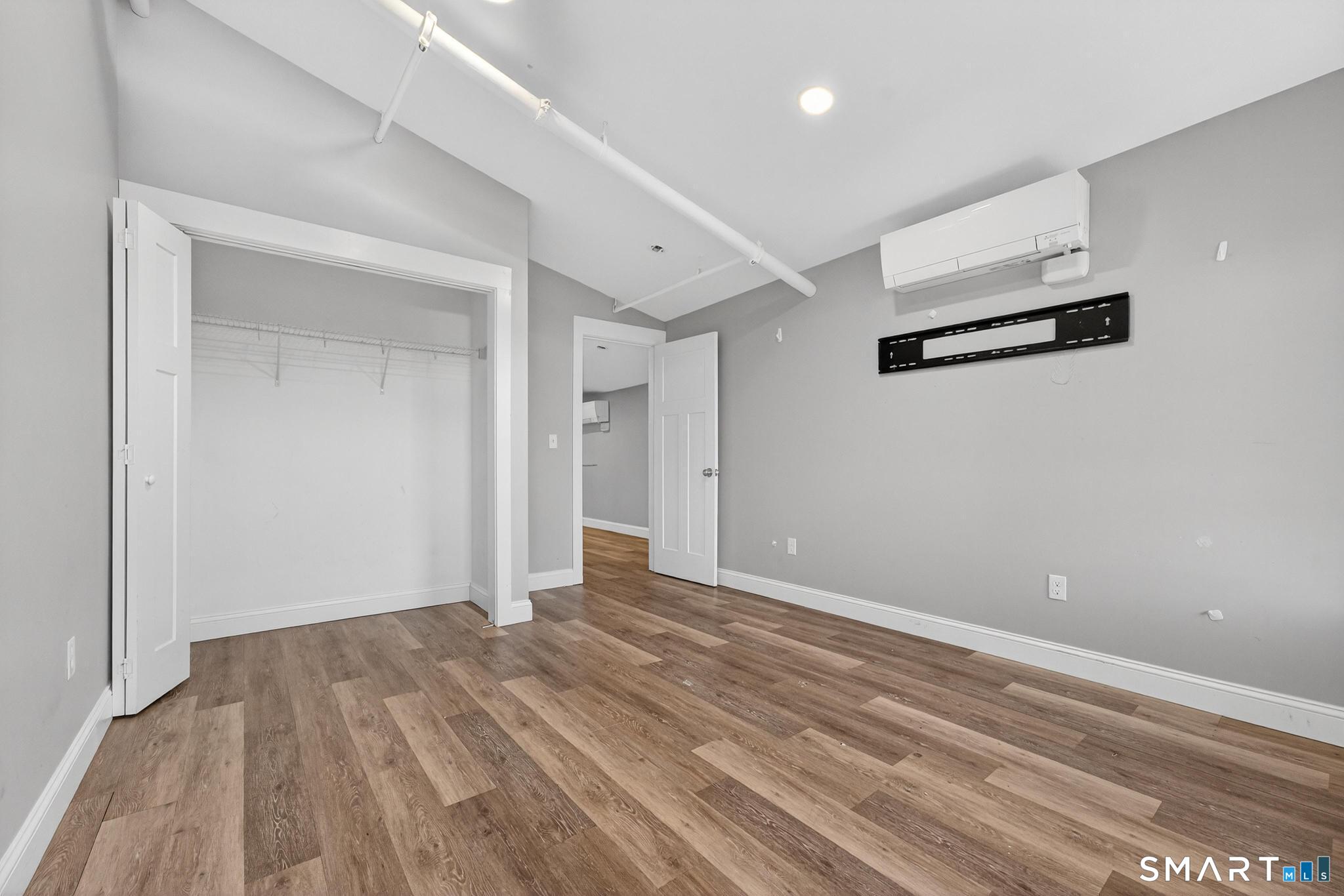 90-94 Bank Street New London CT 06320